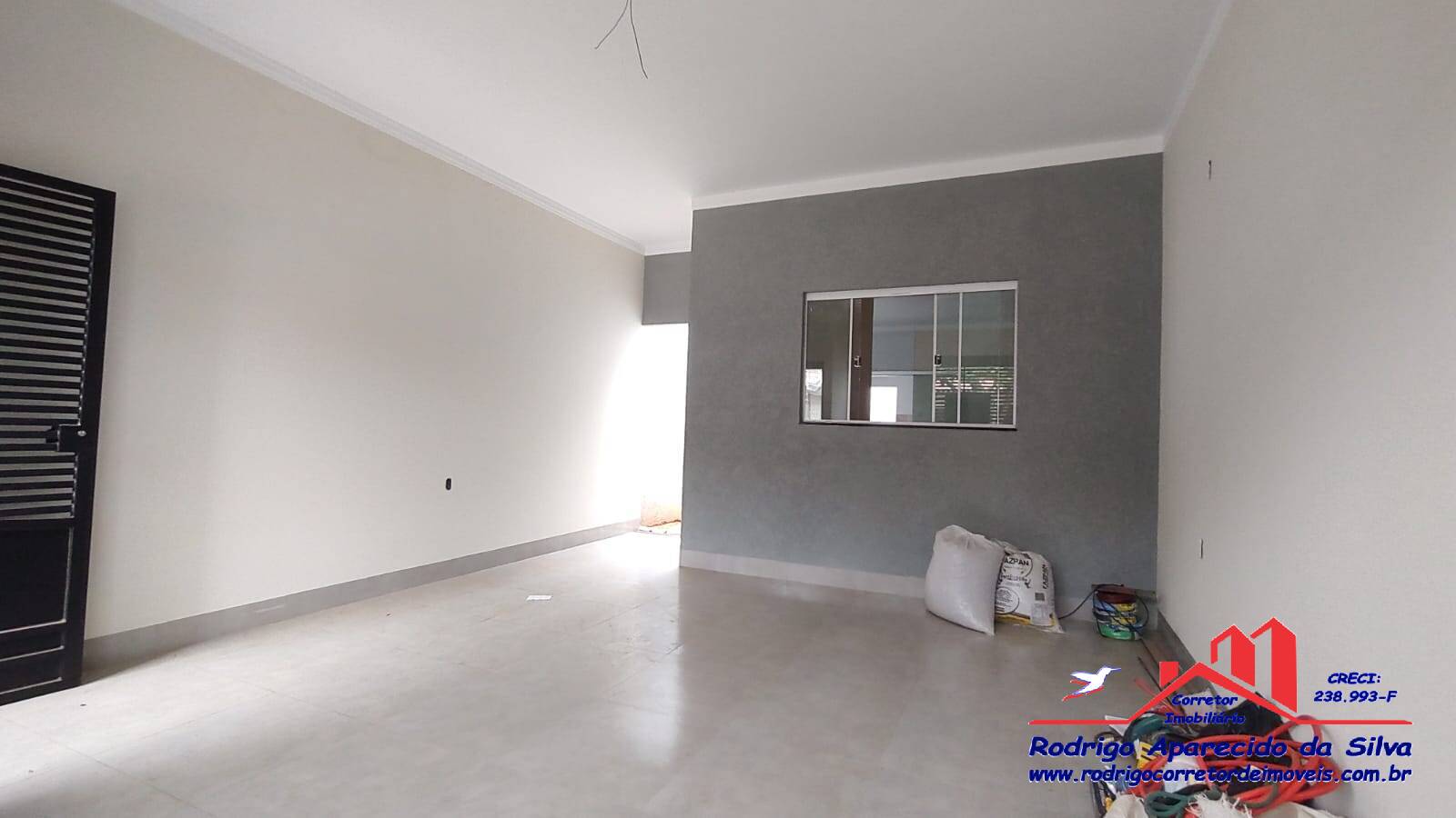 Casa à venda com 2 quartos, 125m² - Foto 2