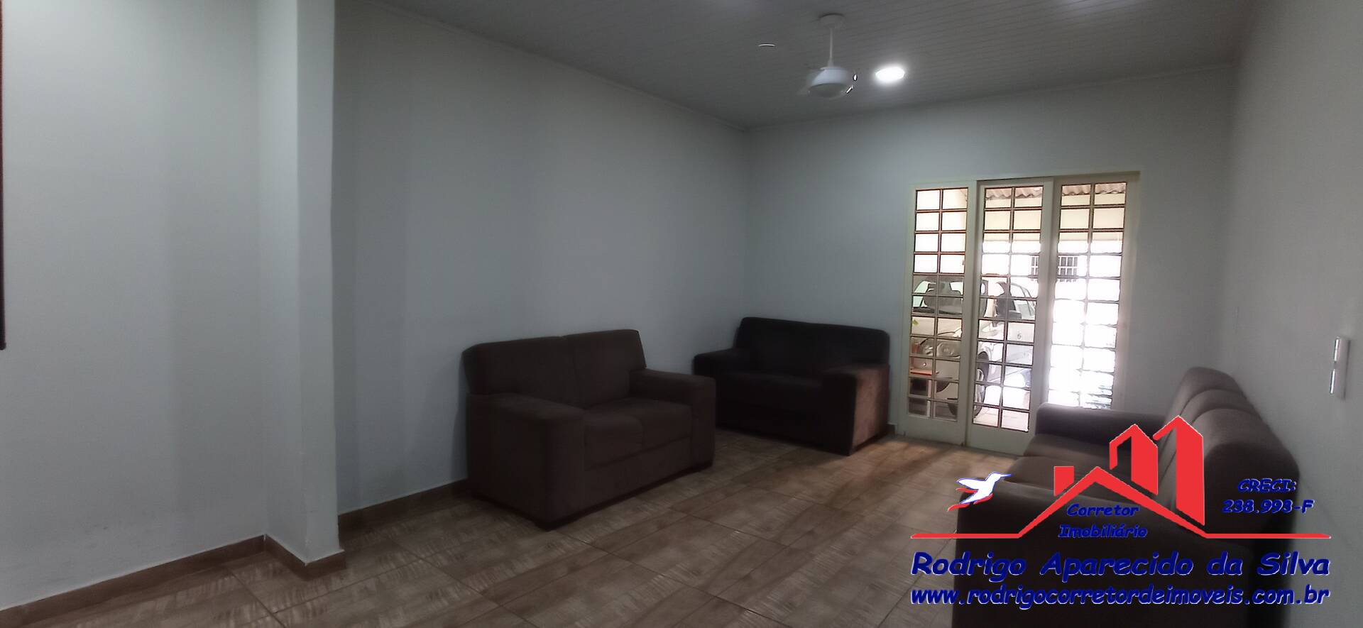 Casa à venda com 2 quartos, 250m² - Foto 1