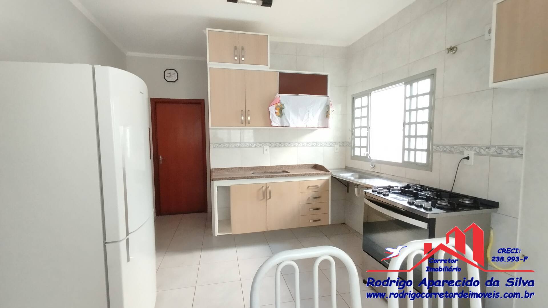 Casa à venda com 2 quartos, 250m² - Foto 17