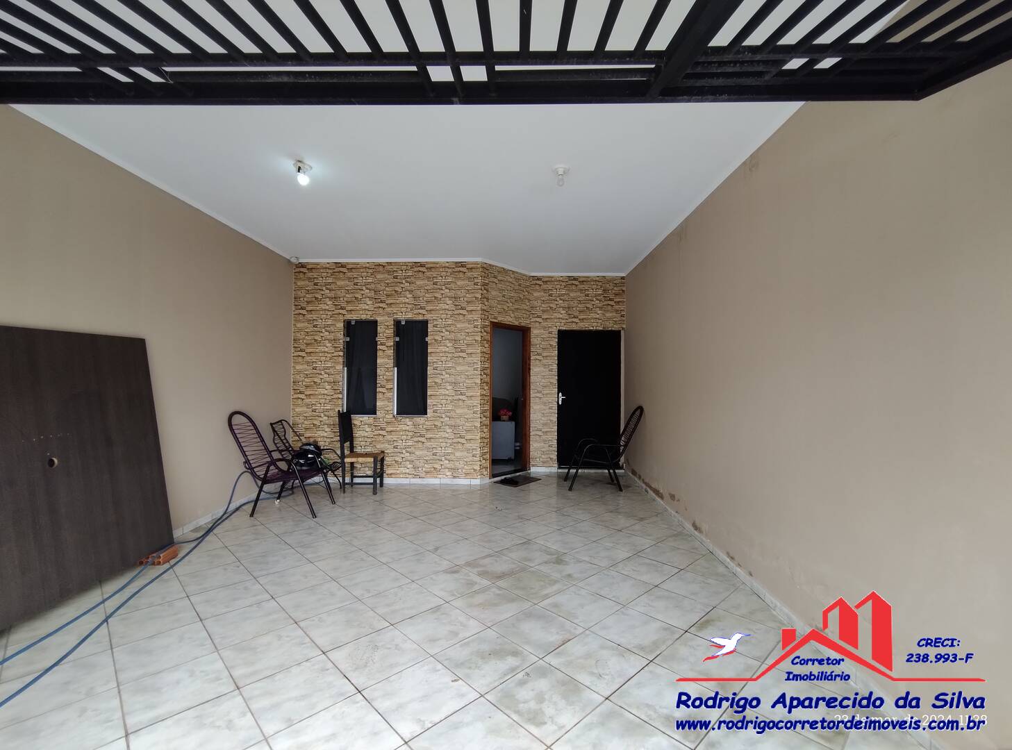 Casa à venda com 2 quartos, 125m² - Foto 2