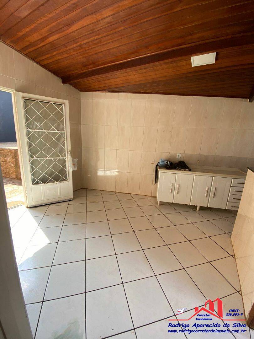 Casa à venda com 2 quartos, 297m² - Foto 4