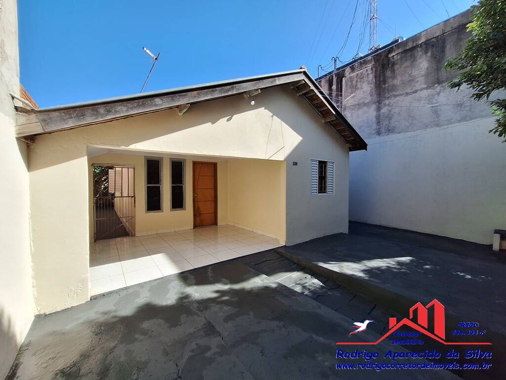 Casa à venda com 3 quartos, 200m² - Foto 2