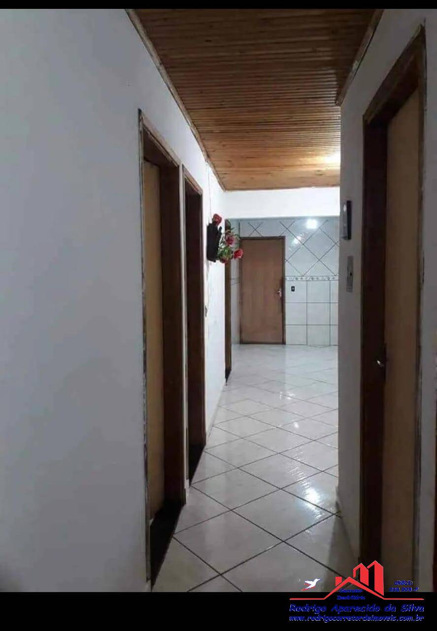 Casa à venda com 3 quartos, 218m² - Foto 4